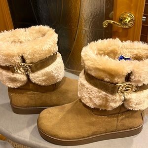 Lined boots. Size 61/2. Suede. Brand is GBG Los Angeles